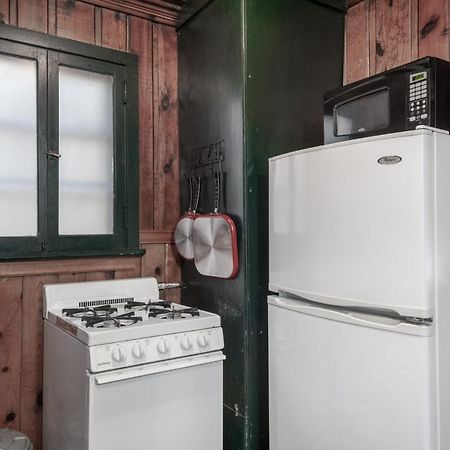 Cozy Cabin, 2 Bedrooms, Fireplace, Midtown, Sleeps 5 Руідозо Екстер'єр фото